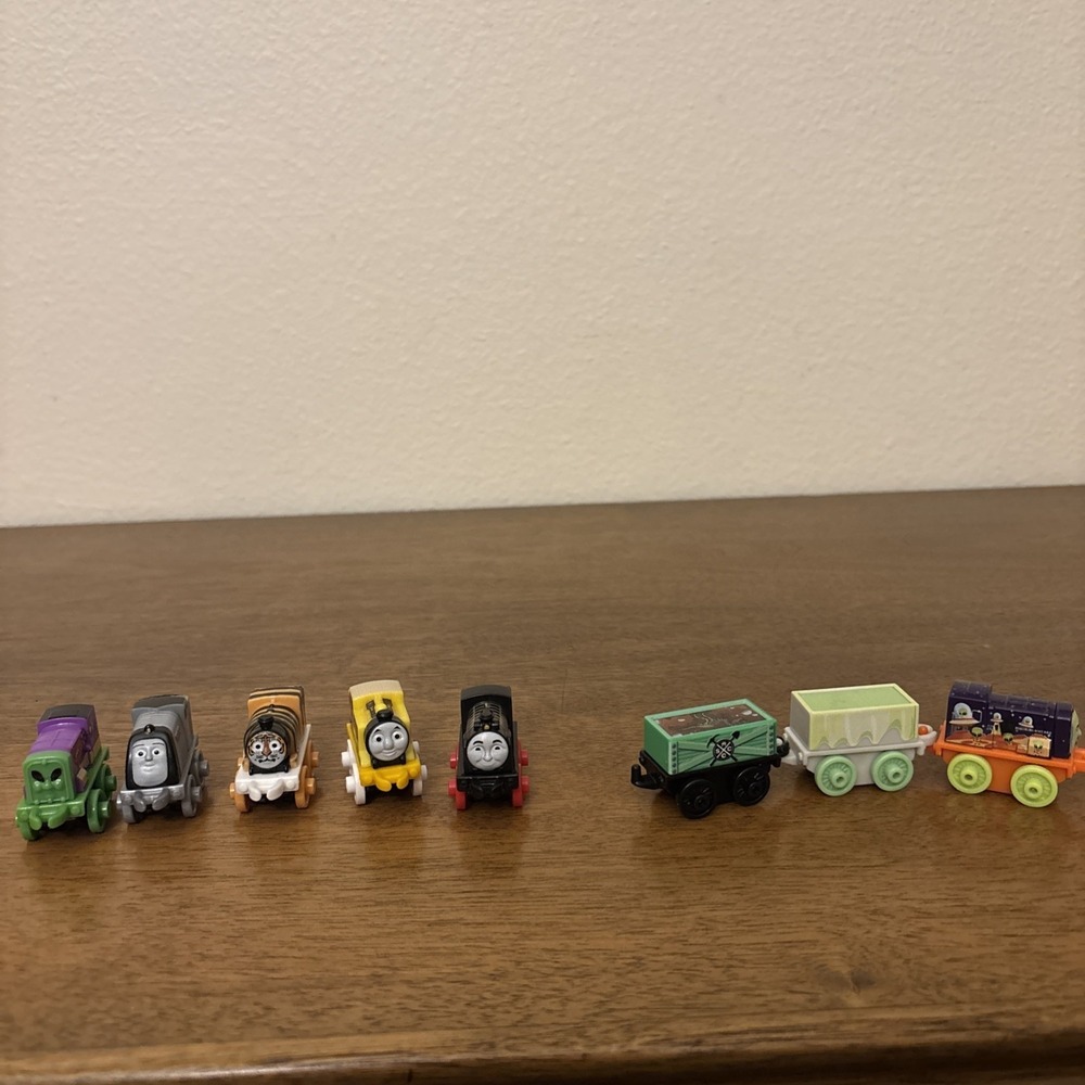 Thomas The Tank Engine Train & Friends Minis Micro‎ Mini Trains Lot Of 8 - Space